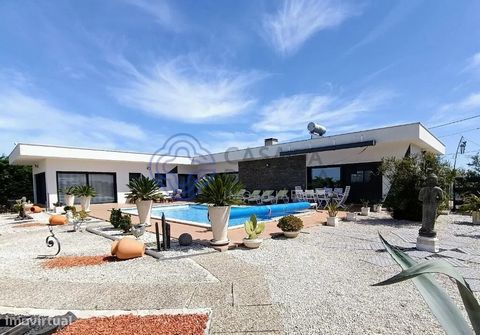 Casais de Montejunto - Cadaval Moradia térrea recente (2018) em excelentes condições! Num terreno de 1776 m², muito fácil de manter, esta moradia oferece a um nível uma confortável zona principal de vida, de aproximadamente 80 m², com cozinha aberta ...