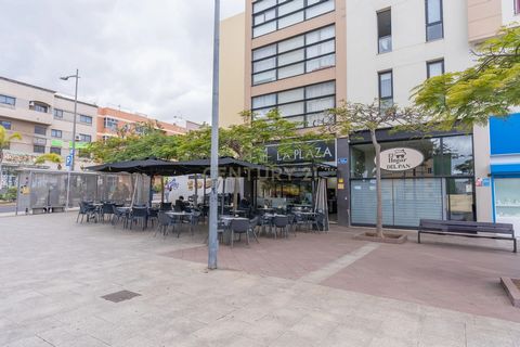TRASPASO DE BAR CAFETERIA EN LA CUESTA Estás buscando una oportunidad excepcional para emprender en el sector de la hostelería? Te presento un magnífico local ubicado en la Plaza del Tranvía de La Cuesta, San Cristóbal de La Laguna, Tenerife. Este ba...