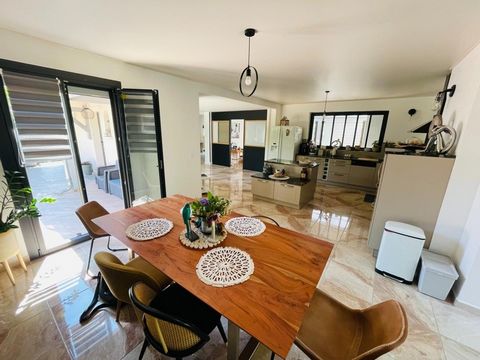 Maison de standing 6 pièces sur sous-sol total et 1200 m2 de terrain LE VAL SAINT GERMAIN (91)