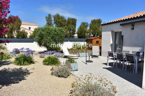 Maison de plain pied récente avec jardin paysagé