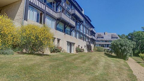 Tourgeville La Pinchonnière, Magnifique duplex de 118m².3 suites. Salon avec cheminée et accès au jardin.