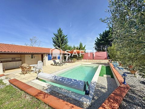 Villa T6 avec piscine et gîte face aux Pyrénées