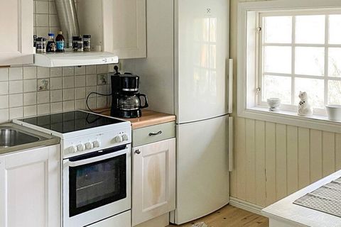 Welcome to this cozy summer cottage in a scenic rural setting in Åkerby, just a short distance outside Enköping. The perfect accommodation for those looking to unwind and enjoy the Swedish summer in a peaceful and harmonious environment! Here, you'll...