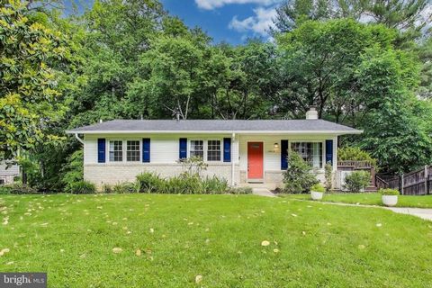 Waiting for the right house in Bel Pre Woods? Rarely available rambler with loads of fabulous features. This home is on a prime more than half acre lot (goes all the way down past the fence to the stream) in one of Rockville's best neighborhoods. On ...