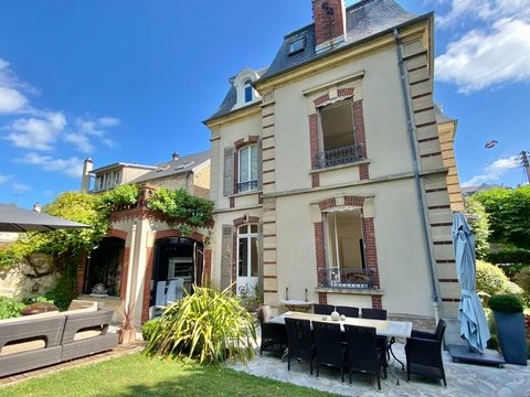 Maison Bourgeoise 235 m² à vendre 8 pièces MANTES LA JOLIE (78) - Jardin 500 m² - Garage - Cave