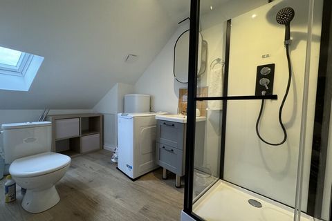 Profitez d'un séjour élégant et fonctionnel dans ce charmant appartement de 32 m² situé au cœur du Mans. Pouvant accueillir jusqu'à quatre personnes, il offre un havre de paix à quelques minutes du centre historique. Que vous soyez en voyage d'affair...