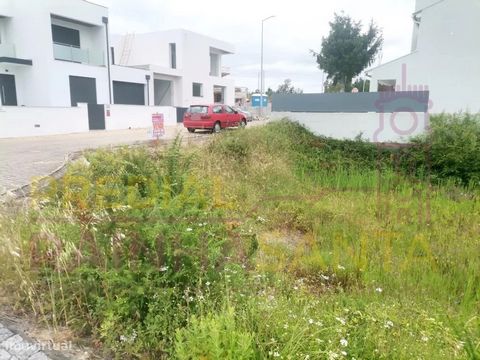 Lote para construção de moradia. Situado a 10 km de Cantanhede, 20 km de Coimbra, a 30 km de praias. Próxima da entrada/saída A14. Fácil e rápido acesso à A1; IP3. Zona com parque de merendas, piscinas naturais, mini mercados. Categoria Energética: I...