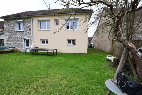 Dpt Yvelines (78), à vendre DAMMARTIN EN SERVE maison P5 avec combles aménageables et jardin