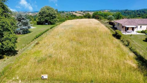 Votre projet au calme dans un écrin de verdure !