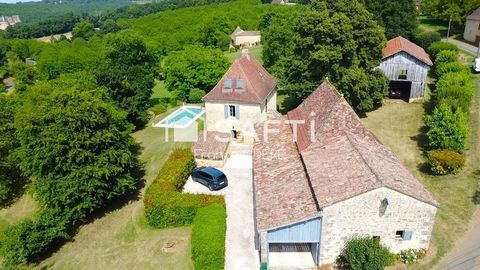 Nichée au coeur du Périgord Poupre cette demeure du 17ème allie charme d'époque et confort moderne