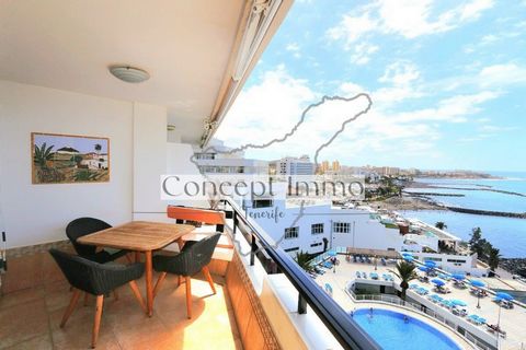 PRIMERA LÍNEA DE MAR - ¡estupendo apartamento con fantásticas vistas al mar en una ubicación privilegiada en Costa Adeje! Este apartamento tranquilo y bien mantenido está completamente amueblado y listo para entrar a vivir de inmediato. Está situado ...