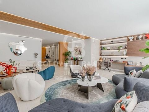 Coldwell Banker Unique presents this exclusive renovated 284 m² apartment on the second exterior floor of a recently restored classic building in the sought-after Castellana neighborhood. The property, completely refurbished with high-end finishes, s...