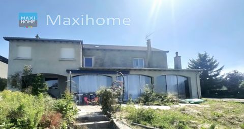 Maison enti&#232;rement r&#233;nov&#233;e 265 m&#178; dont un Studio de 60 m&#178; Yssingeaux Terrain 2500 m&#178;