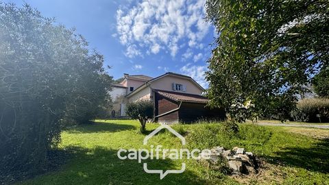 MAISON FAMILIALE 8 PIECES AVEC NOMBREUSES DEPENDANCES ET JARDIN 2000 M2