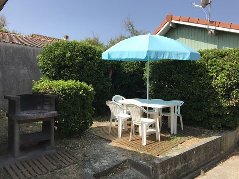 Uitzonderlijke locatie in Mimizan. Op slechts 100 m van het strand bestaat dit zeldzame vastgoedcomplex uit drie onafhankelijke maisonnettes, genesteld in een gewild gebied aan de kust van Landes. Een ideale woning voor een rendabele huurinvestering ...