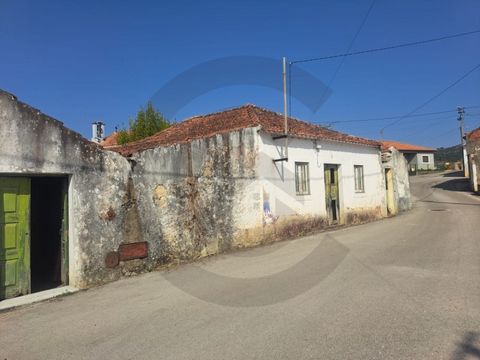 Niet te missen kans om te investeren of uw droomhuis te creëren! Gelegen in het rustige stadje Pafarrão, parochie van Chancelaria, biedt deze villa met 3 slaapkamers een uitstekende uitvalsbasis voor rehabilitatie naar de smaak van de nieuwe eigenaar...