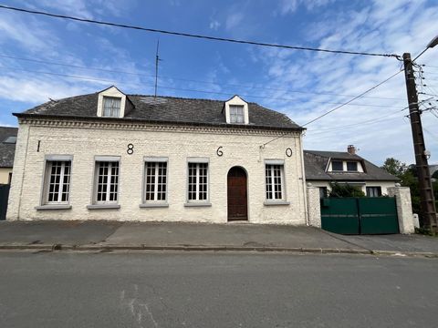 Maison à rénover, beau potentiel.