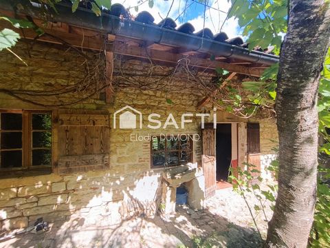 Corps de ferme à rénover d'une surface habitable de 171 m2 situé au calme sur terrain arboré de 3630 m2