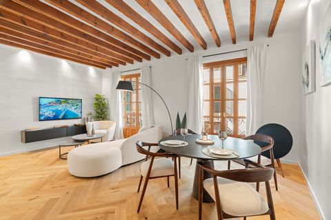 Newly renovated apartment in Old Town Stylish apartment in central Palma This charming and recently fully renovated apartment is located in Palma’s Old Town, just a stone’s throw from Plaza Mayor. Here you live with cozy cafés, small shops, galleries...