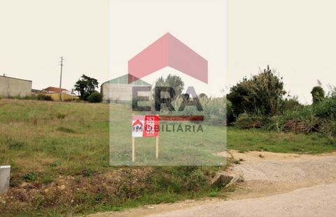Land of 850sqm for construction. In housing area, close to commerce and services. With unobstructed views. About 5km from the Medieval Village of Óbidos. *The information provided is for information purposes only, not binding, and does not exempt inq...