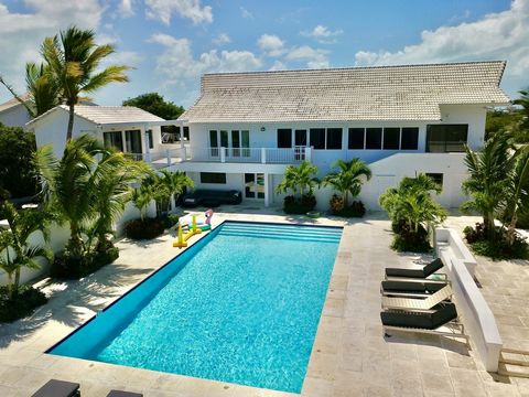Bienvenue à #1 Nelson Hill dans le quartier exclusif de Leeward, dans les îles Turques-et-Caïques. Cette grande villa de 8 chambres est située dans le quartier le plus riche de la TCI - Leeward. Cette zone est très recherchée et populaire auprès des ...