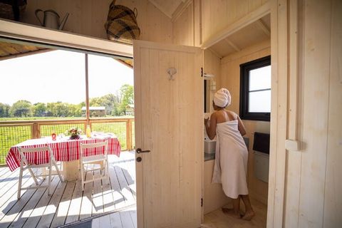 Situé à seulement 7 km d'Auray et du port historique de Saint-Goustan, l'établissement Dihan Evasion- Outdoor accommodations propose une gamme de logements uniques dans un cadre naturel. Il possède un spa avec sauna et hammam, et des massages sont di...