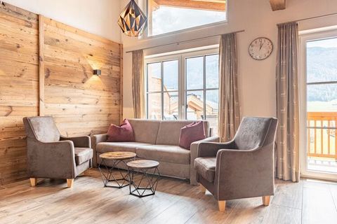 Esta casa de vacaciones semi-separada de lujo se completó en 2021 y se encuentra en el Resort Tauernlodges Uttendorf. Se encuentra en una pendiente, no lejos del centro de 