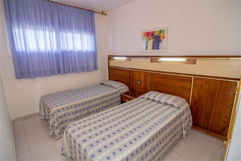 Galeria de Rescator Resort 314. The apartment in Rosas / Roses has 1 bedroom (s) and capacity for 4 people. Accommodation of 45 m² cozy and very bright. It is located 1200 m from the bus station, 1300 m from the supermarket, 1500 m from the city, 190...