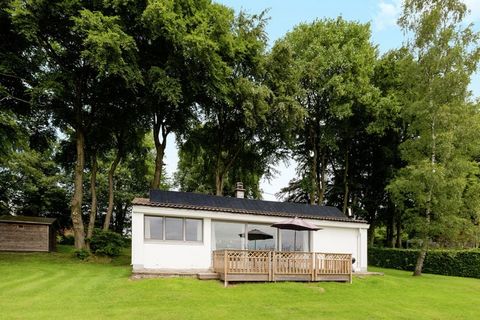 Esta encantadora casa de vacaciones está situada en Longfaye. Ideal para una familia, puede acomodar a 6 personas y tiene 3 dormitorios. Tiene una terraza para que disfrute un brunch encantador en un día soleado. El lago se encuentra a 5 km de la cas...