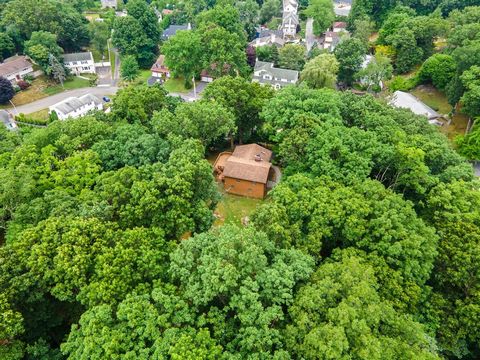 Motivated Seller! Here is a unique opportunity to live in idyllic seclusion on one of the largest lots in lower Westchester while enjoying all the lifestyle advantages of a coveted Historic Hudson River town. This 4 BR, 2 1/2 bath single-family home,...