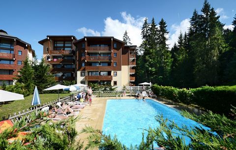 Morillon Les Esserts, also known as Morillon 1100, is a resort on the hillside near Samoens and only 5 km from the traditional village of Morillon, in the area of the Grand Massif. It is a hundred percent pedestrian resort, surrounded by forests with...