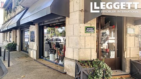 A17292 - Commercial premises with a surface area of 164 m² including a 46 m² space with an independent entrance. Ideal location, on a street corner in the centre of Cavaillon, close to the main roads. Information about risks to which this property is...
