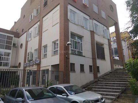 Are you looking to buy Commercial Premises in Toledo? Excellent opportunity to acquire in property this Commercial Premises with an area of 54 m² located in the town of Toledo, province of Toledo. It has good access and is well connected, in a nest o...