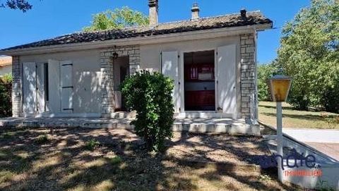 Very nice house in the countryside in the town of Chirac. Composed of a complete basement with garage, boiler room and room, upstairs two bedrooms, a dining room open to the hall, a fitted kitchen, a shower room and a toilet. Workshop at the bottom o...