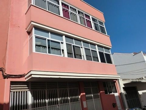 Local located in the municipality of Santa Úrsula, in the province of Sta. Cruz de Tenerife, near the Town Hall. It is very spacious, it has 249.47 m² and is diaphanous. In addition, being located in the heart of the municipality, it has very easy an...