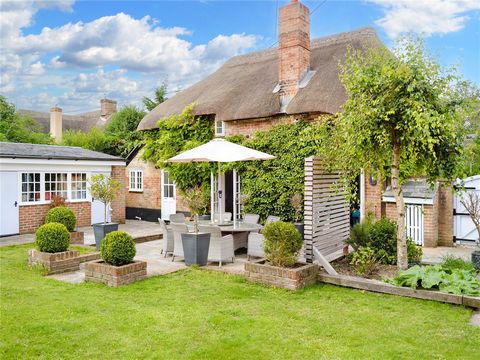 Fine & Country are delighted to present this gorgeously renovated grade II listed home in the popular village of Collingbourne Ducis. The Last Straw is situated in the Wiltshire countryside village of Collingbourne Ducis on the Southern edge of the N...