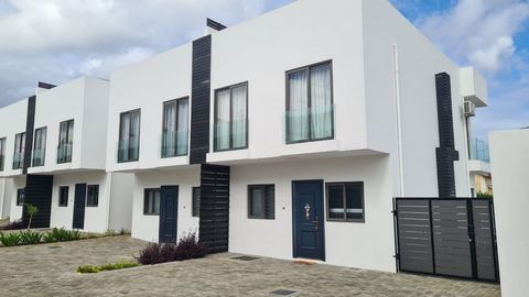 Accessible only to Mauritians. Reference : DIP797DAJ Location: Morcellement Anna - Flic en Flac - Mauritius Category: Resale Status: Built and new Type : Duplex Description - 3 bedrooms - 3 bathrooms - 1 office - Seaview Rooftop - Living area: 190 sq...