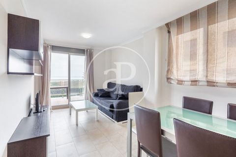 FLAT FOR SALE WITH TERRACE AND POOL IN LA SAFOR. aProperties presents this two bedroom apartment with terrace in Guardamar de la Safor. Apartment in Guadamar de la Safor beach, it is in a privileged location, with the dunes of the beach just below th...