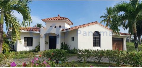 Fully furnished beach villa for sale, with 748m2 of construction and 1575m2 of land, which has 4 bedrooms, 4.5 bathrooms, storage and parking for 4 cars. This beautiful villa is located within the Vista Mar development, on the Panamanian Pacific coas...