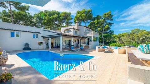 This south facing villa is located in a quiet area of Sol de Mallorca, very close to the famous three finger bay 