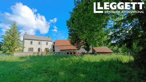 A30252MRS63 - Cette belle maison de campagne en pierre de 4 chambres dispose d'un ancien four à pain attenant et d'une grande grange (140 m2) avec des écuries en dessous et un garage attenant. La maison est habitable de suite et dispose du chauffage ...