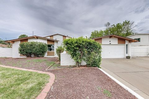 OPEN HOUSE SUN 6/30 9-11 Updated family home with two masters. Entertain, host the get togethers or seriously spread out in all the spacious areas. Unbelievable master closest; massive 13x11 with an island with beautiful drawers and adjustable custom...