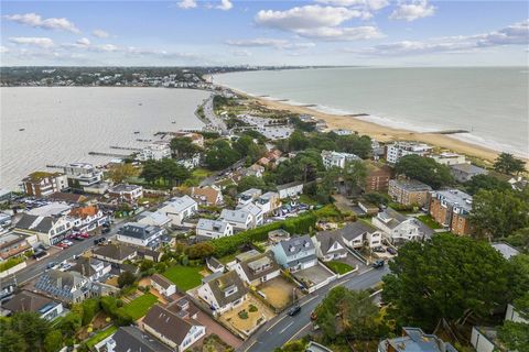 A spacious chalet bungalow in an enviable position on a quiet inner road on Sandbanks Peninsula. There is so much potential here with a generous level plot and an opportunity to refurbish and extend for harbour views STPP This detached chalet bungalo...