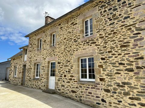 L'AGENCE EMERAUDE IMMOBILIER vous propose DANS UN HAMEAU TYPIQUE DE PLEBOULLE cette maison en pierre indépendante d'une surface habitable d'environ 131m2 Dépendances et hangar (adaptés à un artisan ou un amateur de voitures / bateaux ) Assanissement ...