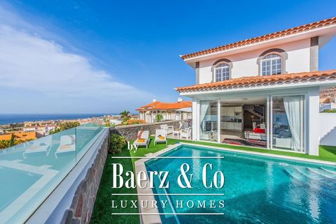 Wij bieden een luxe villa met uitzicht op zee en een verwarmd privézwembad in een luxe woonwijk 'El Madroñal' in het zuiden van Tenerife. De woning is verdeeld over twee verdiepingen. Op de begane grond is er een ruime woonkamer, een ingerichte keuke...