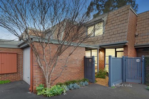 A sweet and secure slice of townhouse living, this relaxed three bedroom brick residence loves its garden seclusion and Elwood vibe. Private behind a fenced entrance courtyard, this happy home enjoys casual living and dining areas, a modern classic w...