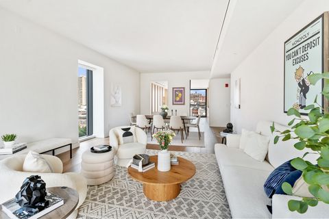 Présentation d’un appartement lumineux et spacieux de 3 chambres et 3,5 salles de bains avec 2 espaces extérieurs privés dans un immeuble à service complet au cœur de Soho. 2 221 pieds carrés + 106 pieds carrés d’espace extérieur. Caractéristiques pr...