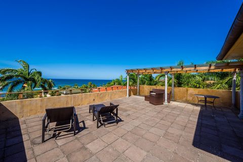 Bienvenue à Amanpuri #3. Ce superbe condo de 2 chambres et 2 salles de bains avec vue sur l’océan est situé en face de l’une des plus belles plages de sable blanc de tout le Costa Rica appelée Playa Langosta. Ce condo est l’un des 5 de l’immeuble. Am...