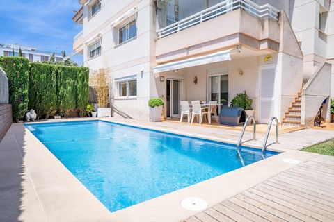 A Inmoilles tem o prazer de apresentar este deslumbrante duplex em La Bonanova, Palma de Mallorca.~~Localizado na área serena e procurada de La Bonanova, em Palma de Mallorca, este elegante duplex oferece uma mistura perfeita de vida moderna e confor...