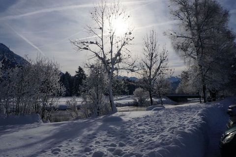 Calme et spacieux : c'est notre appartement de vacances. L'appartement de vacances mesure 68 m² et peut accueillir jusqu'à 4 personnes.